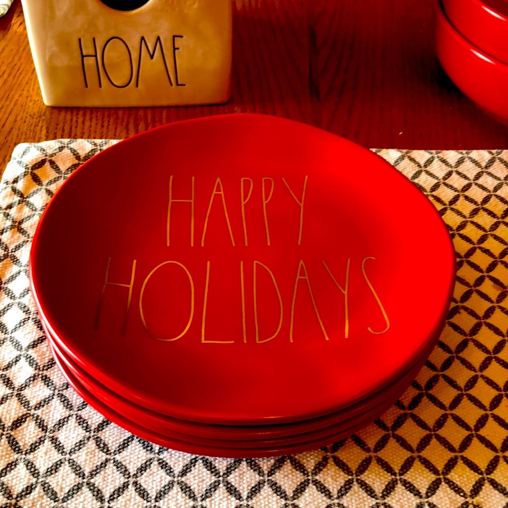 Rae Dunn Set of 4 Christmas plates new. I have 2 sets of 4